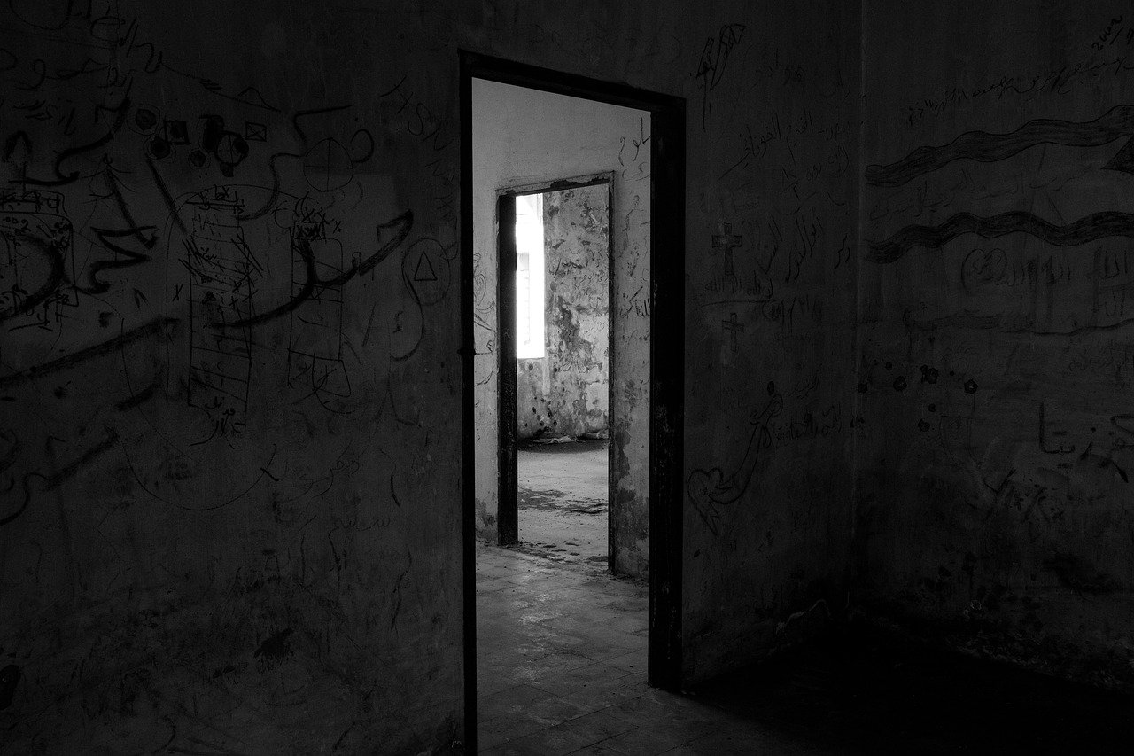 doorway, architecture, light-3056178.jpg